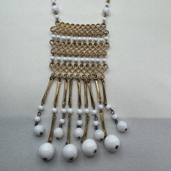 VTG 29” Milk Glass Bead Tassel Necklace Gold Tone Chain Boho Statement Retro - Picture 6 of 7